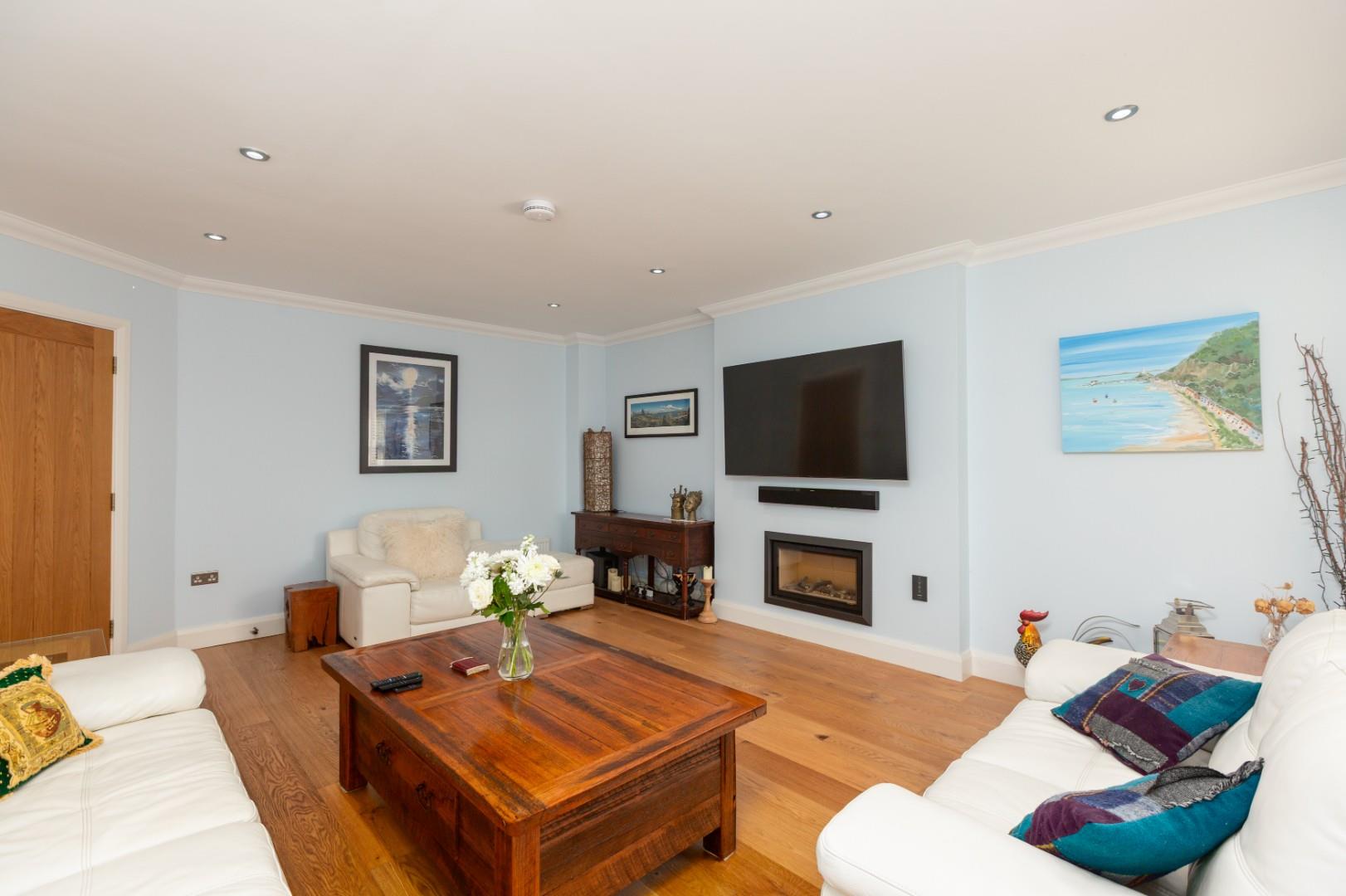 Moorland Avenue, Newton, Mumbles, SA3 4UA